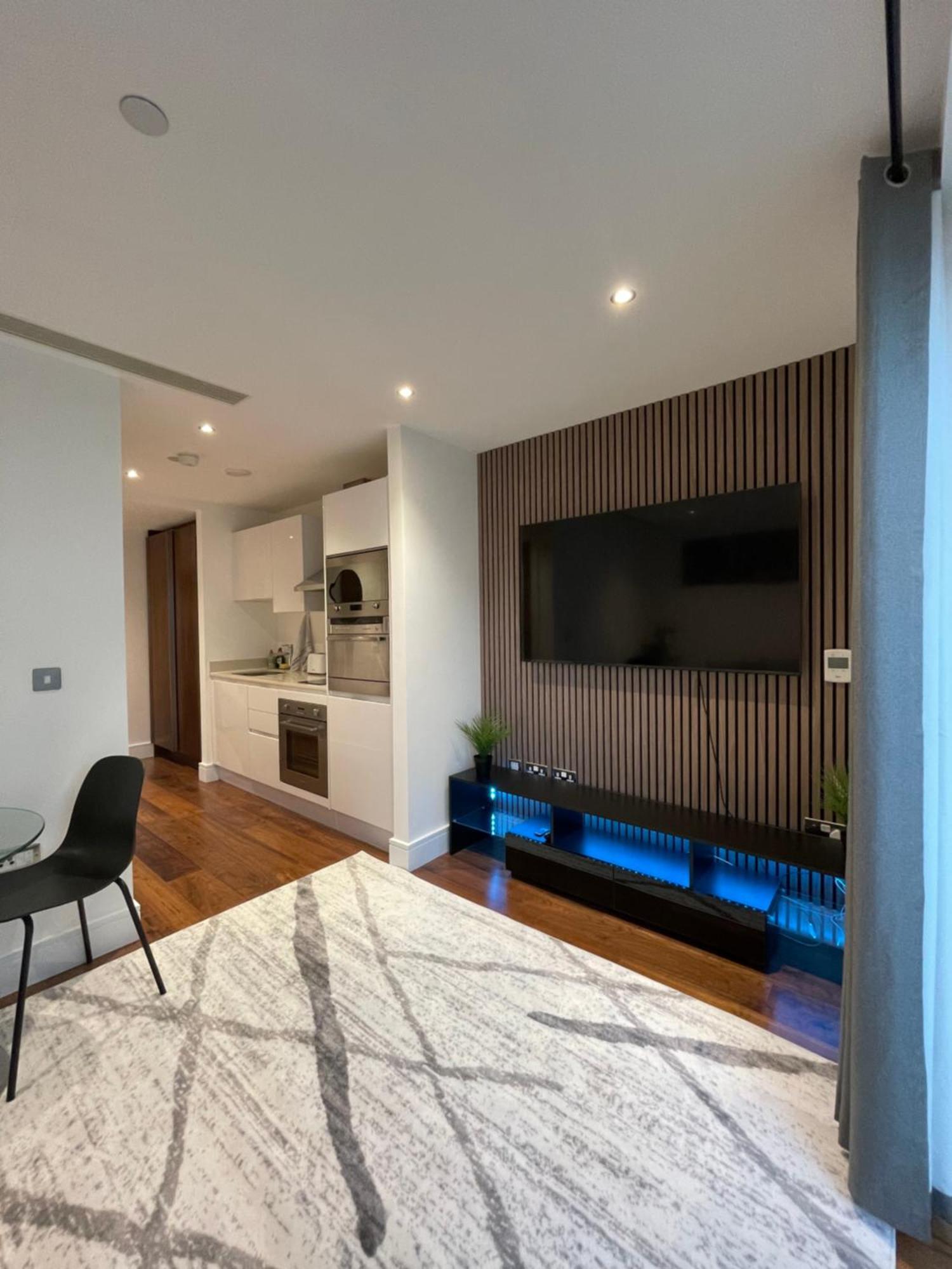 Apartment In Canary Wharf ลอนดอน ภายนอก รูปภาพ