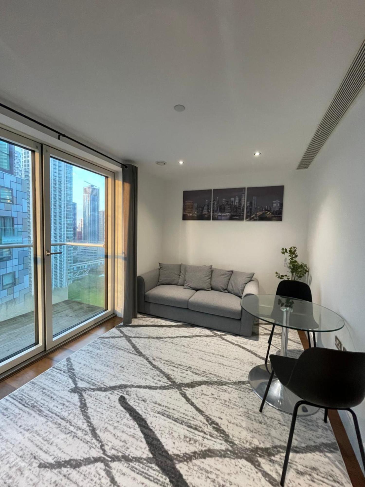Apartment In Canary Wharf ลอนดอน ภายนอก รูปภาพ