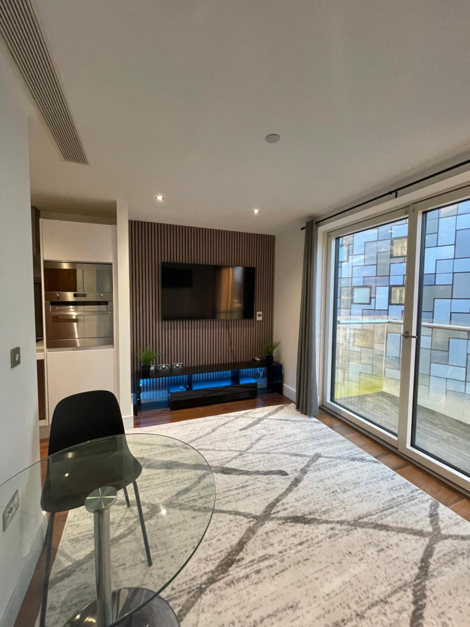 Apartment In Canary Wharf ลอนดอน ภายนอก รูปภาพ