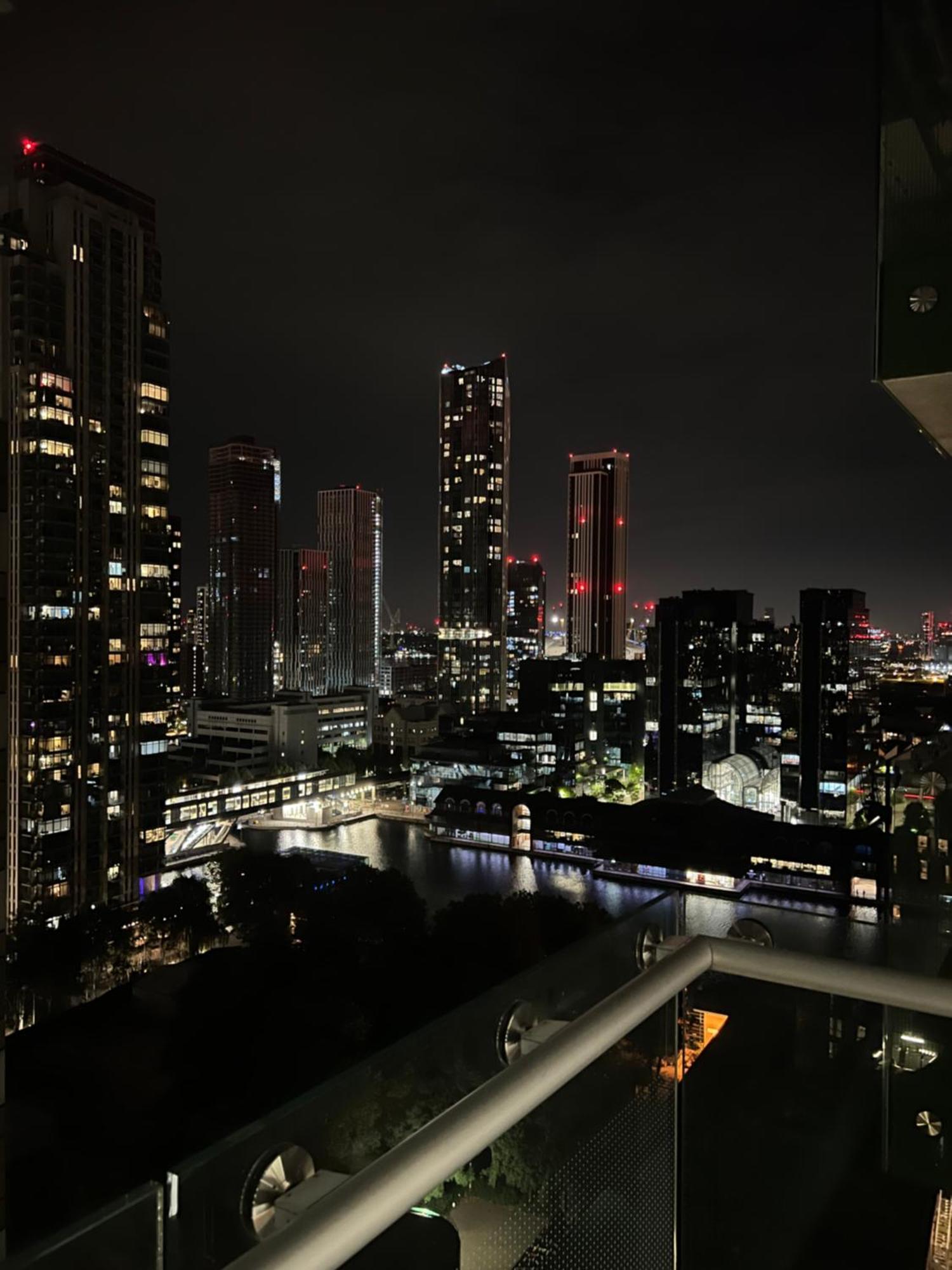 Apartment In Canary Wharf ลอนดอน ภายนอก รูปภาพ